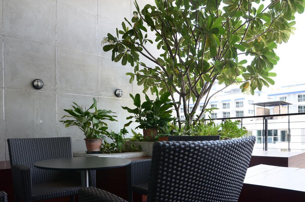 The September Salaya Hotel Exterior photo